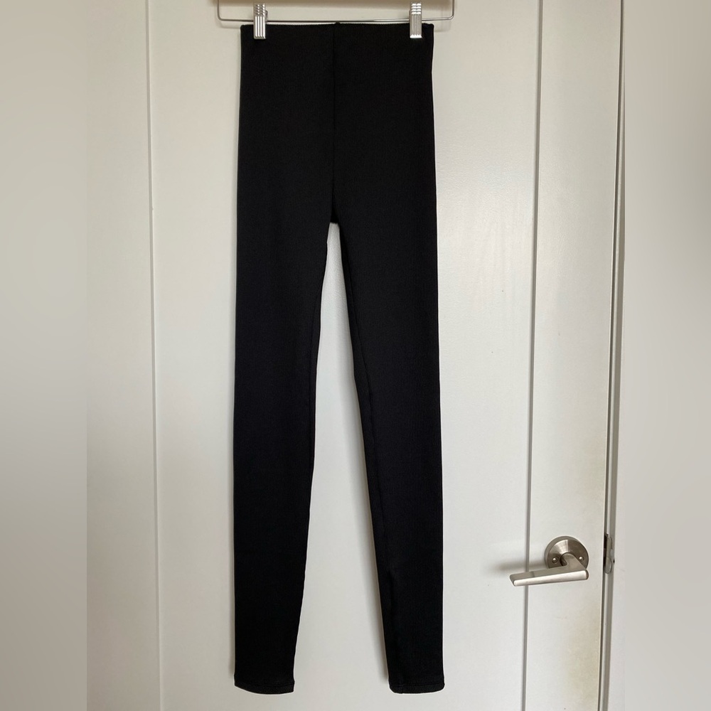 Black Ribbed High-Waisted Leggings